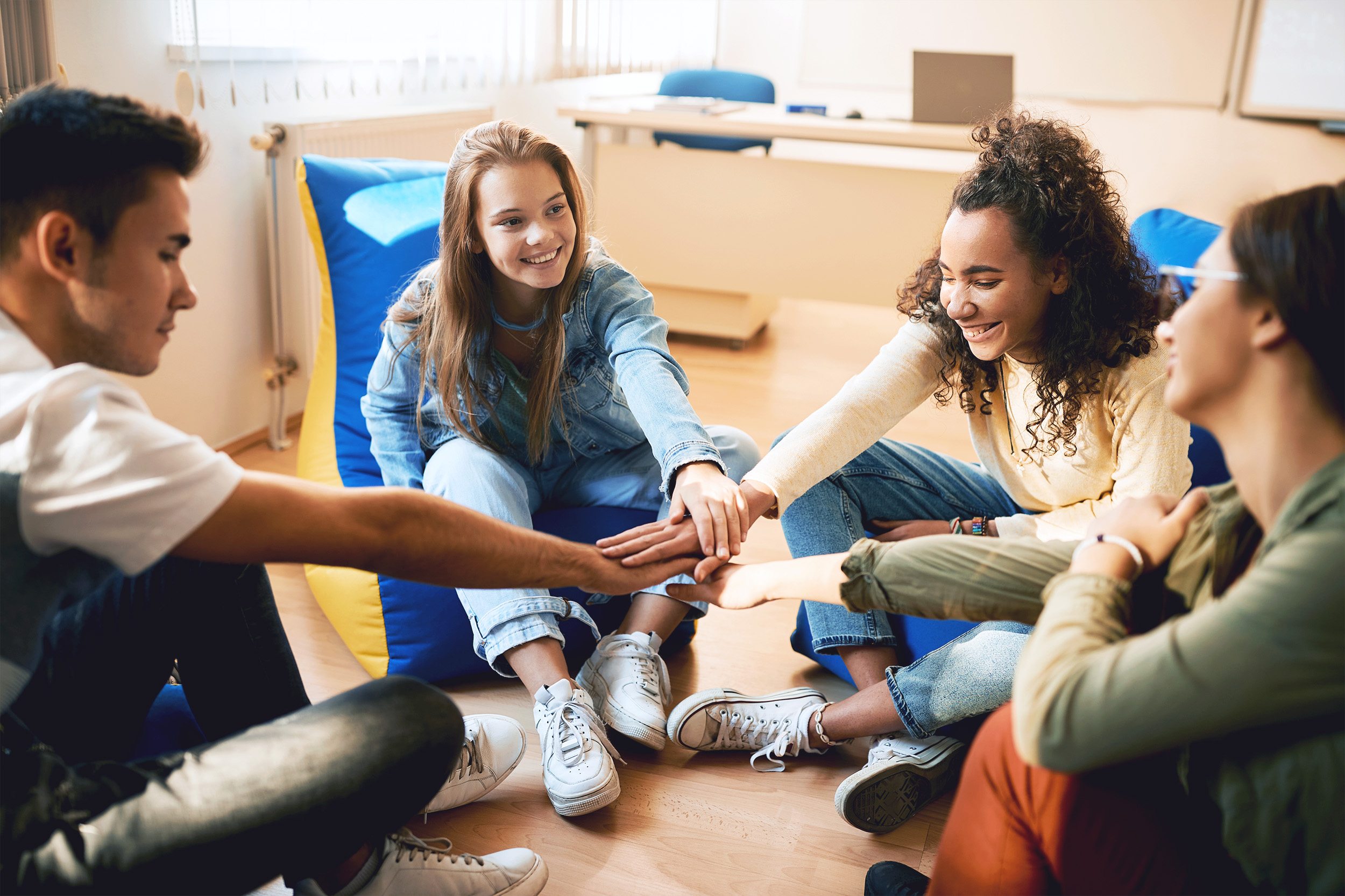 https://www.gottman.com/wp-content/uploads/2022/05/Blog_Building-Trust-with-Teenagers_GettyImages-1354641415_2500x1667.jpg